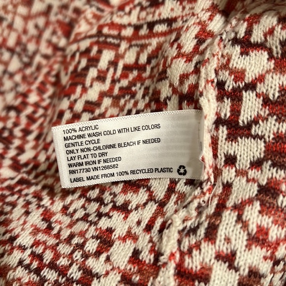 Knox Rose Sweater - Picture 3 of 5